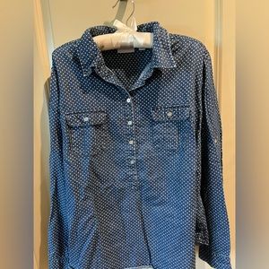 Adorable polka dot top with collar. Soft and flattering. Professional or casual